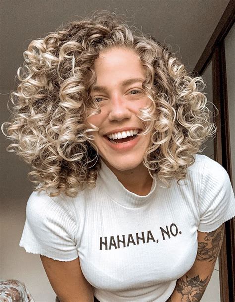 18 photos of 3a hair for all the curl inspo