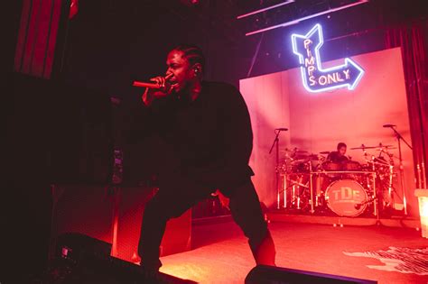 review kendrick lamar finding it hard to be humble on damn philly