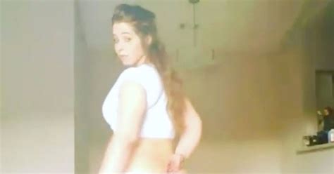 instagram girl posts video of her enormous 70 inch bum to