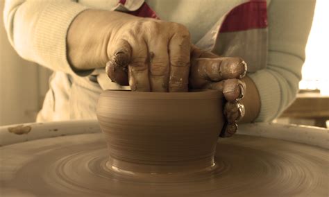 inscricoes abertas  curso gratuito de ceramica na vila historica de mambucaba em angra