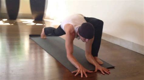yoga tutorial  lizard pose youtube