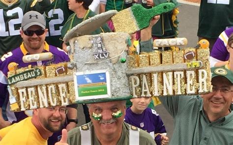 Photo Packers Fans Have Ridiculous Packers Hats