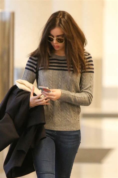 hailee steinfeld casual style at lax airport january 2015