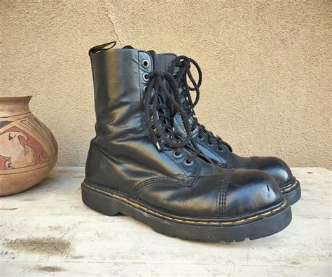 classic vintage  martens  uk size  mens black combat boot