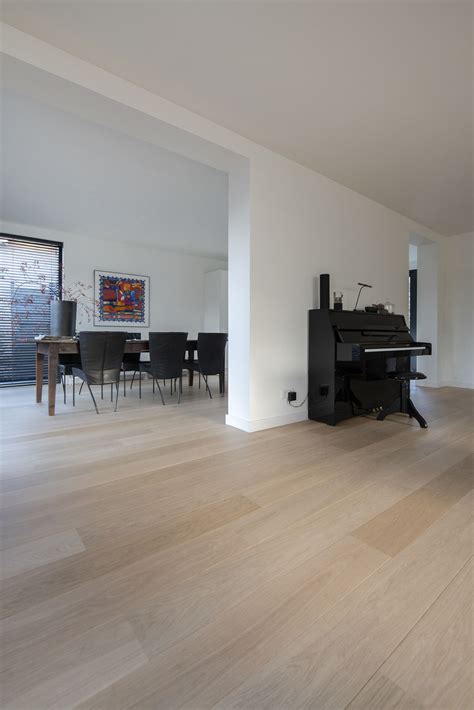 moderne eiken parketvloer  prachtig strak interieur tida parket tilburg house flooring