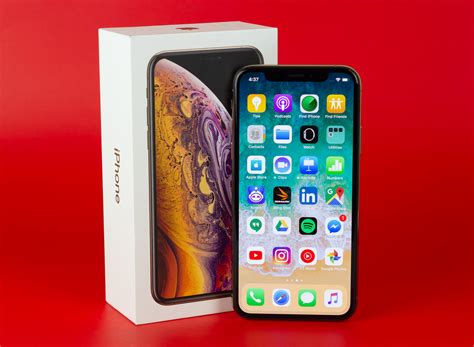 apple iphone xs review apples    expensive  world canada news