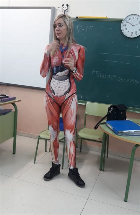 teacher goes viral for wearing skin tight anatomy bodysuit to teach