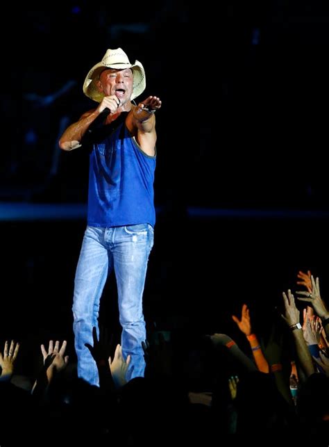 Kenny Chesney To Release Living In Fast Forward Book To Fan Club