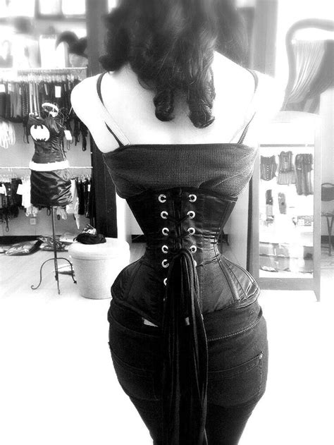 16 inch corset as modeled by tumblr user thecorsetdiary aka mydeardaisy