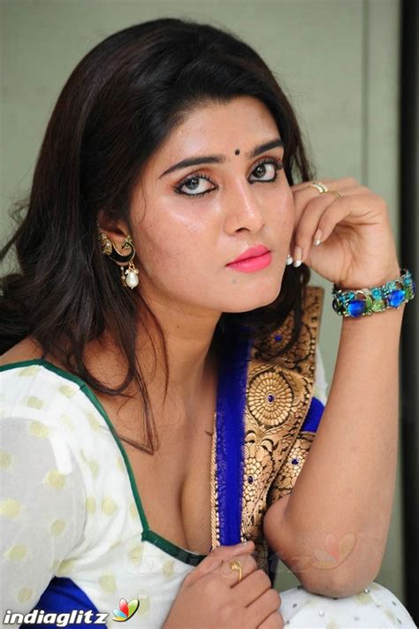 Harini Photos Tamil Actress Photos Images Gallery