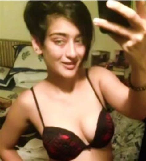 akshara haasan leaked underwear and hot thefappening photos