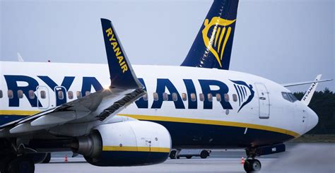 nach rassistischem vorfall barcelona  ryanair anzeigen webde