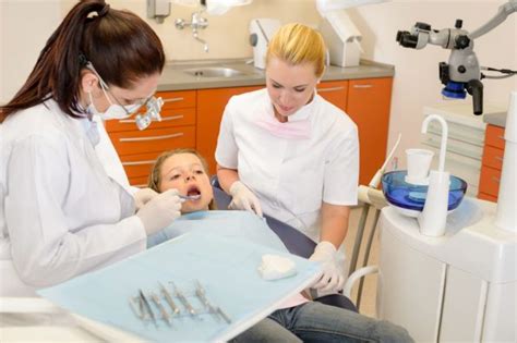 becoming a dental assistant everything you need to know