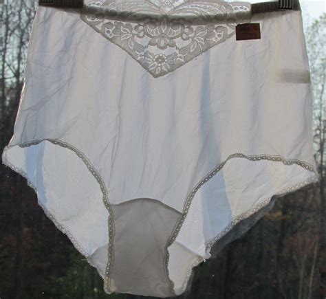 details about nos vtg vanity fair vantee lingerie sissy sheer white lace granny panties sz 5
