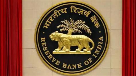 rbi chief bags governor   year award banking finance news