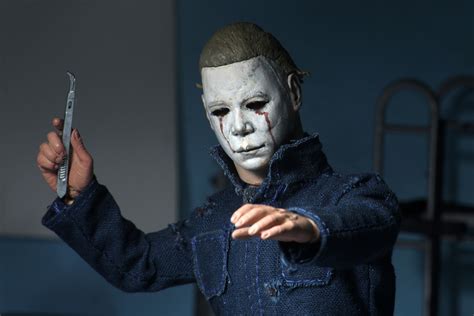 halloween    clothed action figure michael myers necaonlinecom