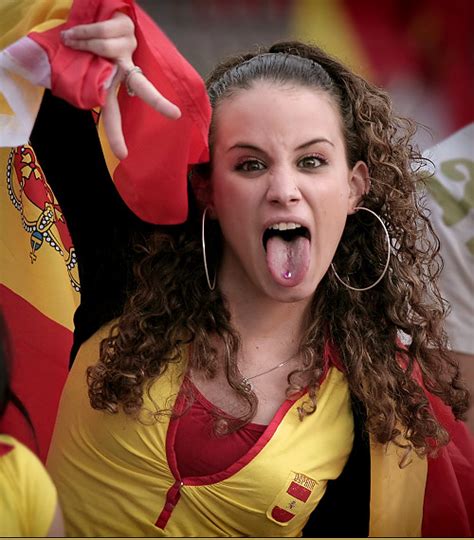 Bolongan Blog Spanish Girls Celebrate Victory