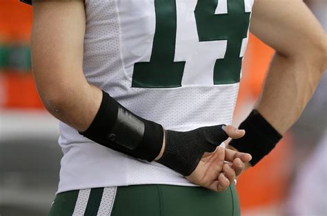 Jets Explore Quarterback Options After Injuries To Ryan Fitzpatrick And