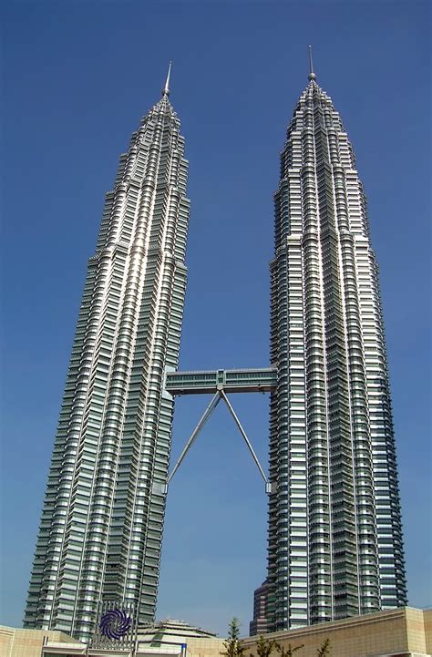 tallest buildings   world top  list