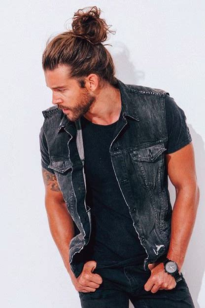 there is legitimately nothing sexier than these 36 guys with man buns