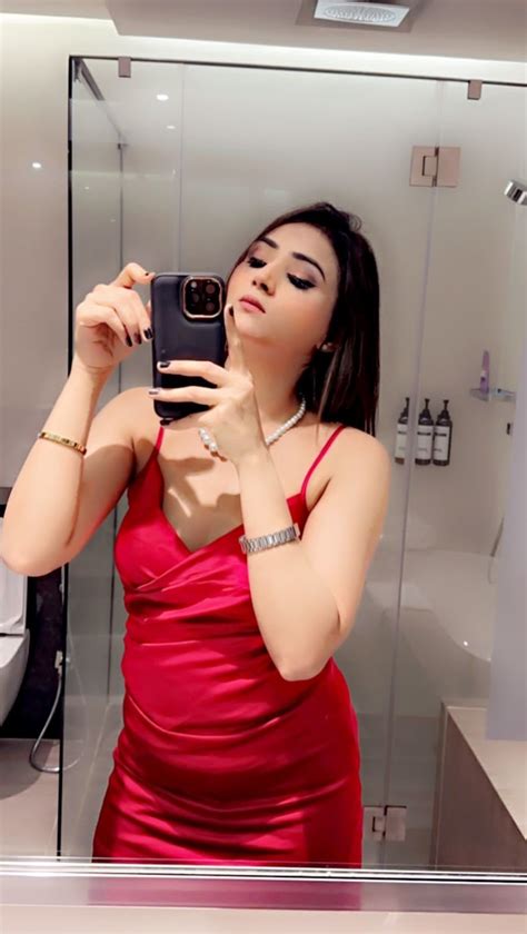 Sara Hot Indian Model Indian Escort In Dubai