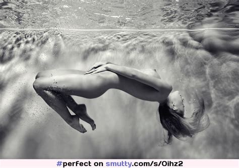 Blackandwhite Underwater Artnude Artisticnude Sideview Erotic