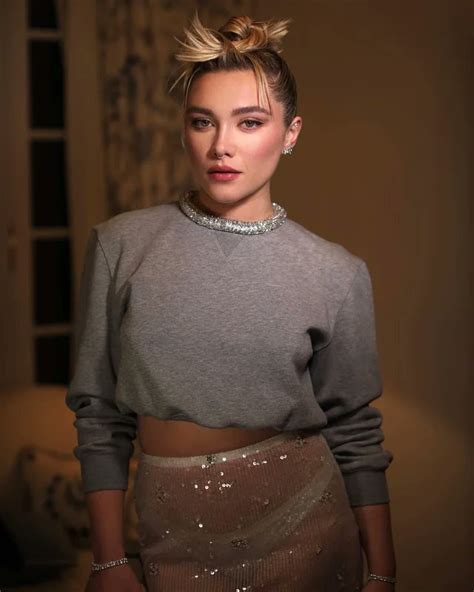 💎𝐗𝐐𝐔𝐈𝐒𝐈𝐓𝐄 𝐂𝐄𝐋𝐄𝐁𝐒💎 fan acct on twitter florence pugh is just