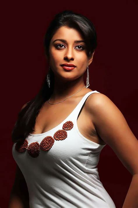madhurima banerjee is an bengali beauty photos actress bolly actress
