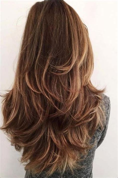 5 idee capelli lunghi, corti, a caschetto da quarantenni · come portare i capelli a 40 anni? I tagli scalati tornano di moda: corti, medi e lunghi per ogni gusto