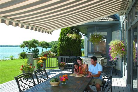 benefits   retractable awning
