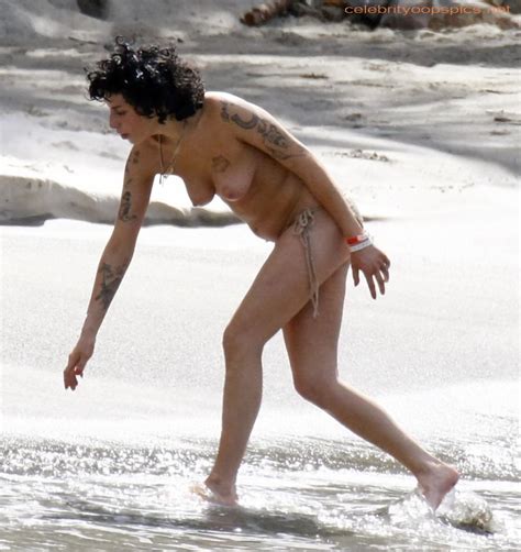 amy winehouse nude pics page 1