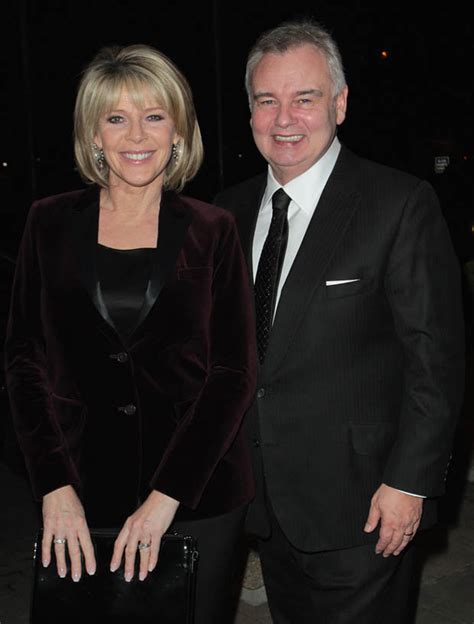 Ruth Langsford In A Shoe Picture Prompts Chat About Eamonn Holmes Penis