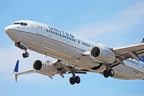 united airlines boeing    toronto pearson