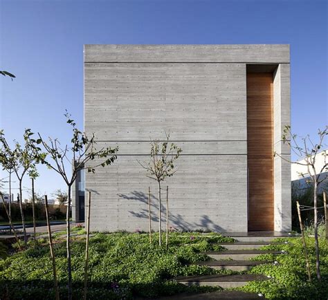 modern concrete house  anderman architects