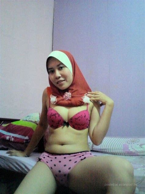 Nice Jilbab Hot Pamer Toket Memek Tembem Agenku69