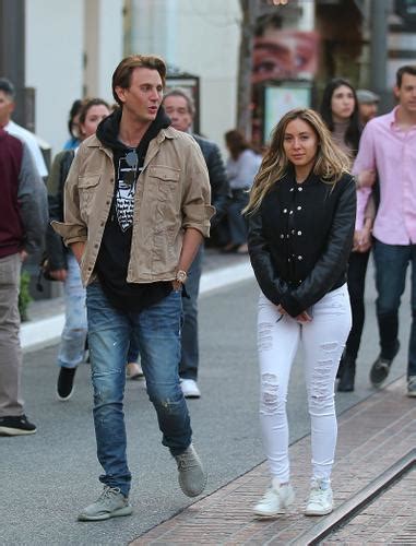 Kim Would Approve Jonathan Cheban And Girlfriend Enjoy Some Retail Therapy