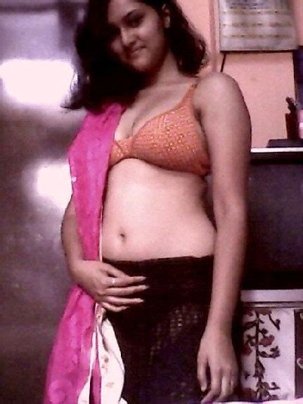 bhabhi boobs aur chut ki selfies le rahi he lover ke lie sex pics