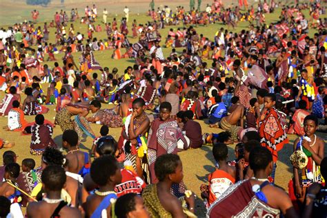 Swazi Girls Attend Umhlanga The Annual Reed Dance Festival