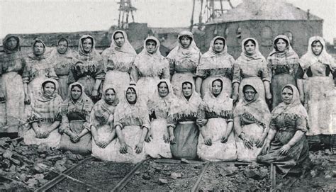 wigan s pit brow lasses 40 fascinating vintage photos of women miners