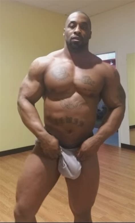 Dectric Lewis Well Hung Bodybuilder Page 43 Lpsg