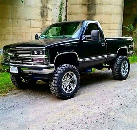 images  lifted chevy trucks  pinterest chevy chevy