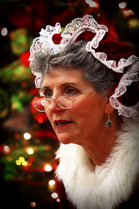 best 25 mrs santa claus costume ideas on pinterest mrs claus dress halloween pillowcase