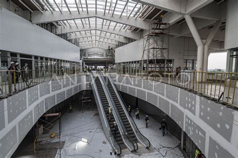 progres pembangunan stasiun kereta cepat tegalluar antara foto