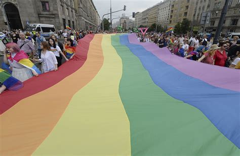 mayor joins pride parade amid poland s anti lgbt campaign the