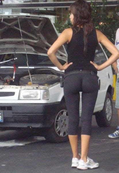 what s not to love about yoga pants part 2 47 pics