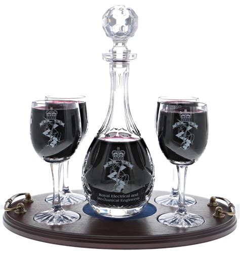 Reme Crystal Wine Decanter With 4 Glasses On A Presentation Tray The