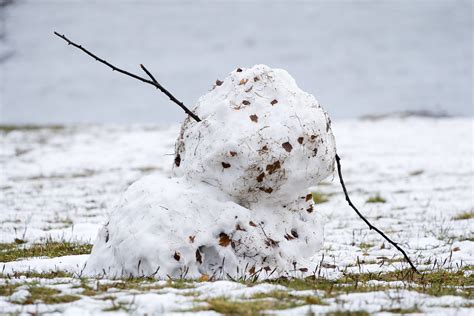 snowman melting  ringvebukta    shoot  flickr