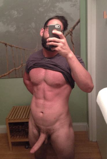 bearded muscle boner selfie pompuseyes