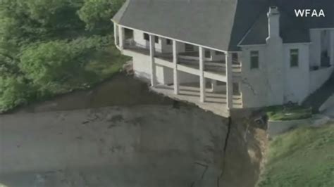 Luxury Home Dangles Off Cliff In North Texas