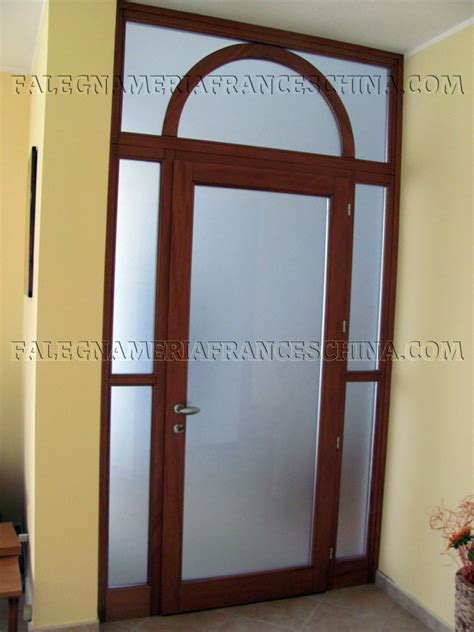 La falegnameria ruggeri artigiana si trova a villafranca di verona (ve) e si occupa della produzione di casette in legno prefabbricate e porte interne in legno . Foto: Porte Particolari, Per Ingresso o Per Interni di Falegnameria